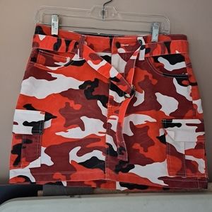 Kréamy Red Camo Belted Cargo Skirt sz 2X